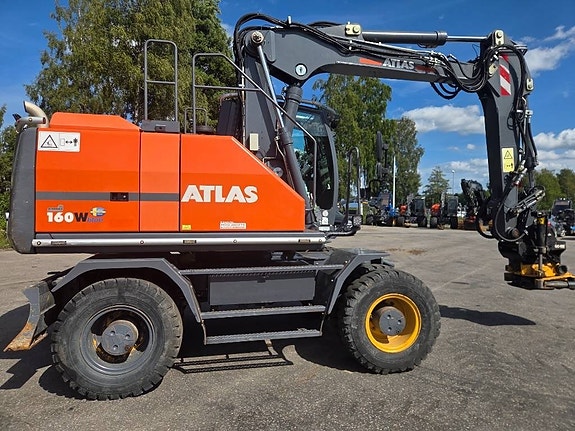 Atlas 160 W 6 of 17