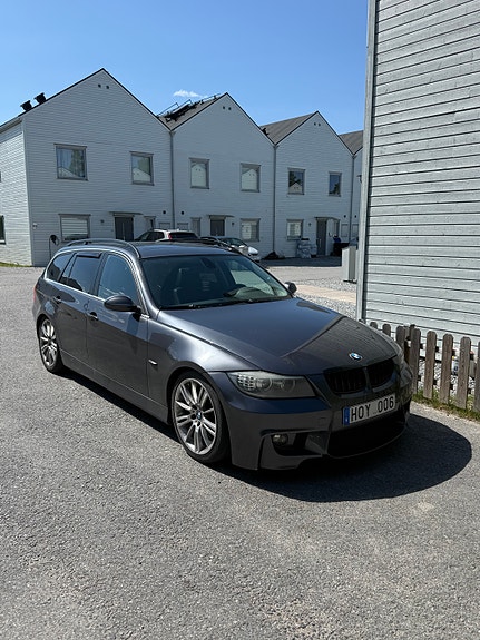 BMW 335d 4 of 11