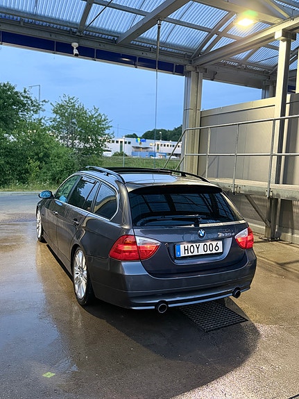 BMW 335d 2 of 11