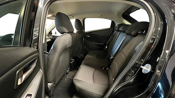 Mazda 2 11 of 15