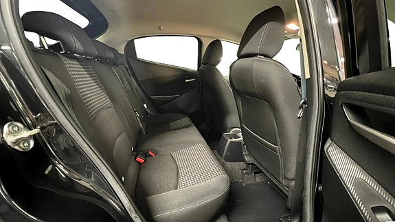 Mazda 2 13 of 15