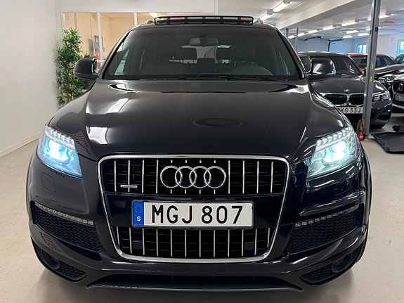 Audi Q7 2 of 29