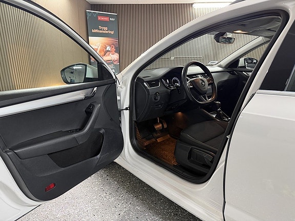 Skoda Octavia 9 of 18