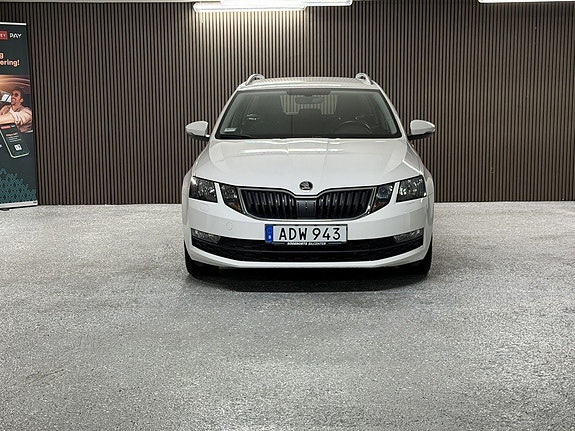 Skoda Octavia 2 of 18