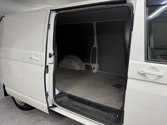 Volkswagen Transporter 16 of 16