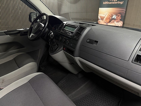 Volkswagen Transporter 11 of 16