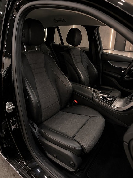 Mercedes-Benz E200 7 of 7