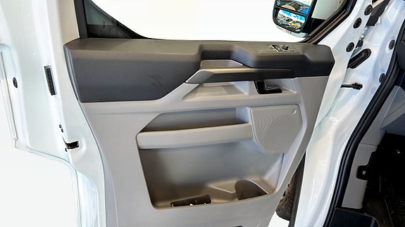 Ford Custom Tourneo 11 of 12