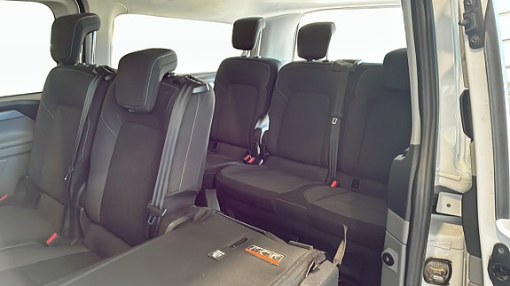 Ford Custom Tourneo 12 of 12