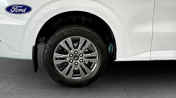 Ford Custom Tourneo 9 of 12