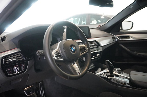 BMW 520d 2 of 12