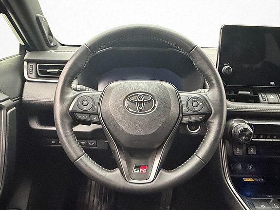 Toyota RAV4 16 of 30