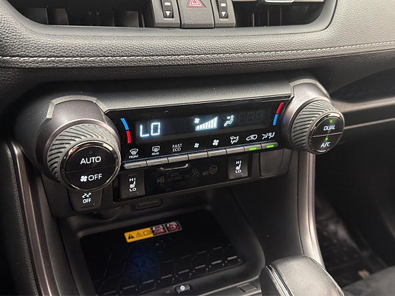Toyota RAV4 26 of 30