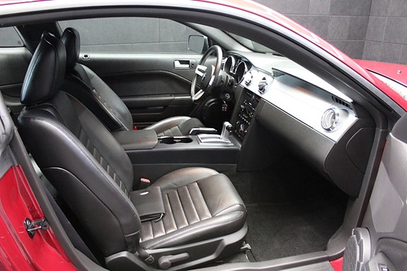 Ford Mustang 12 of 13