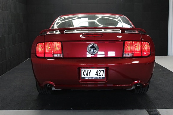 Ford Mustang 5 of 13