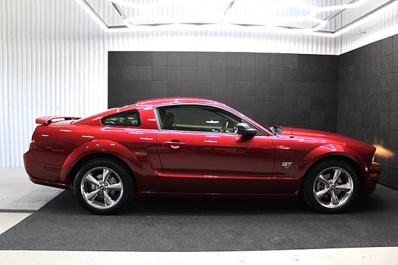 Ford Mustang 7 of 13