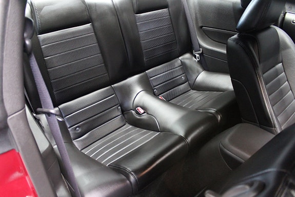 Ford Mustang 13 of 13
