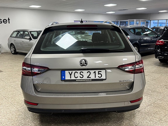 Skoda Superb 9 of 18