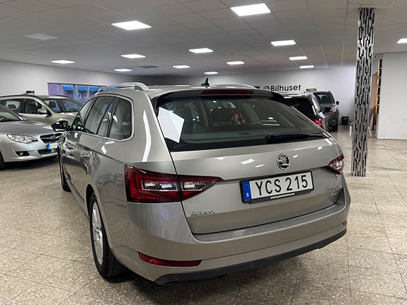 Skoda Superb 4 of 18