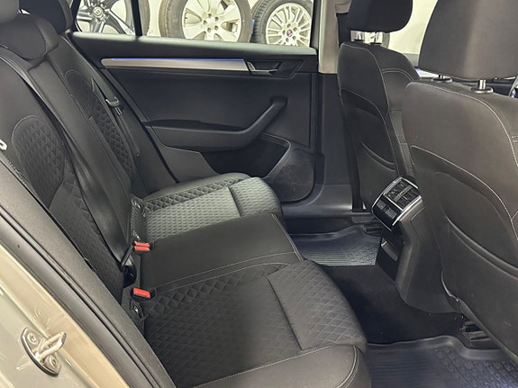 Skoda Superb 14 of 18