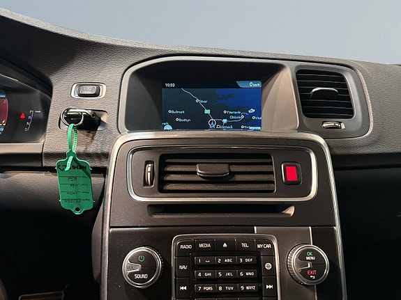 Volvo V60 11 of 19