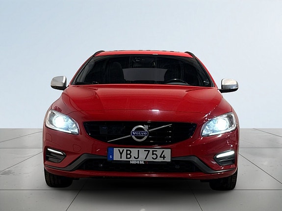 Volvo V60 2 of 19