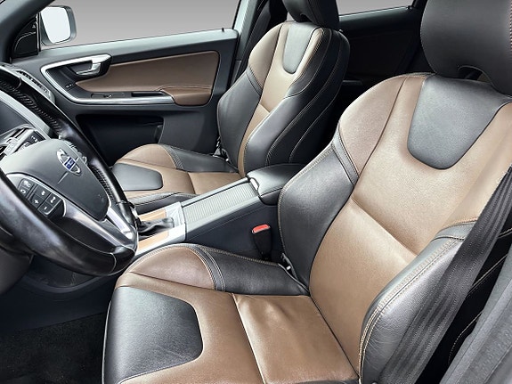 Volvo XC60 6 of 16