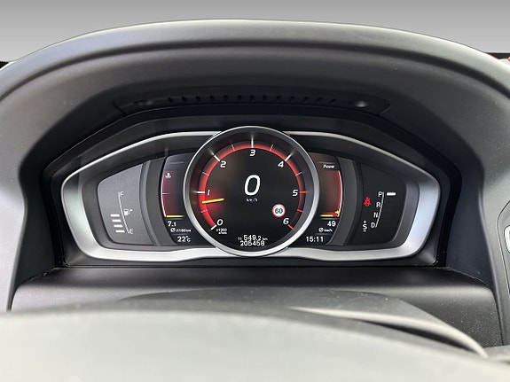 Volvo XC60 12 of 16