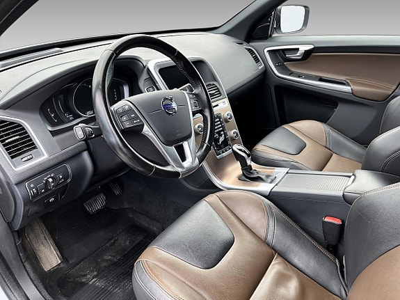 Volvo XC60 7 of 16