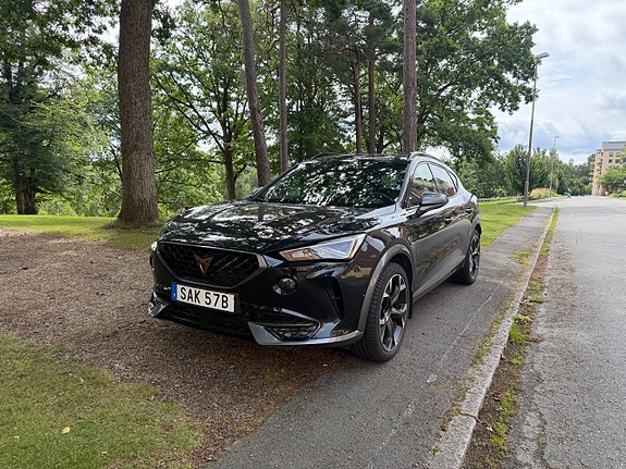 Cupra Formentor e-HYBRID 2 of 13