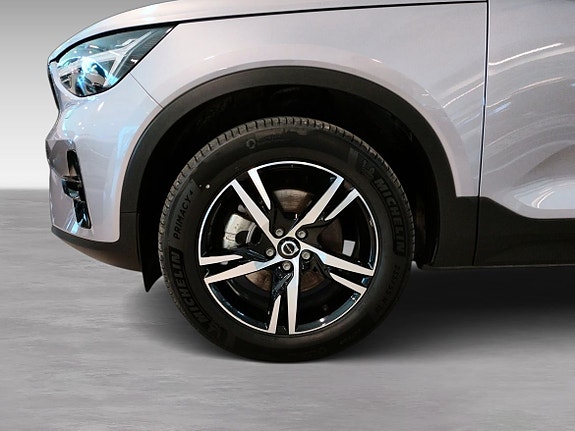 Volvo XC40 12 of 12