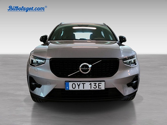 Volvo XC40 4 of 12