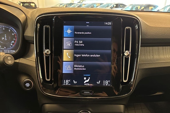 Volvo XC40 12 of 21