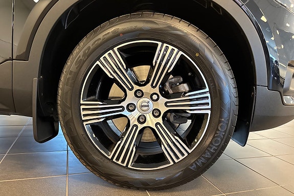 Volvo XC40 14 of 21
