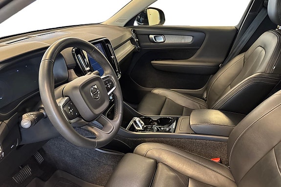 Volvo XC40 11 of 21