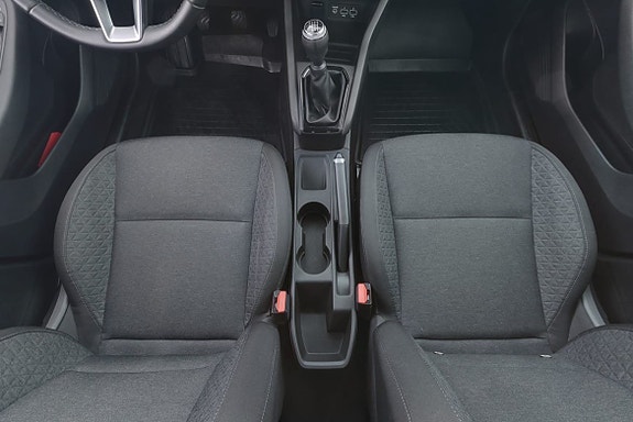 Renault Clio 9 of 16