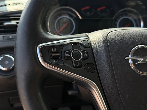 Opel Insignia 8 of 12
