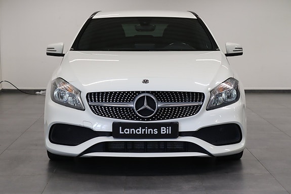 Mercedes-Benz A180 2 of 22