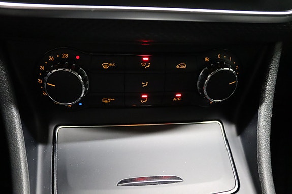 Mercedes-Benz A180 16 of 22