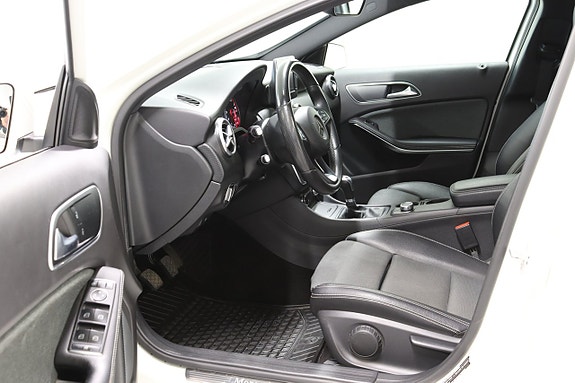 Mercedes-Benz A180 9 of 22