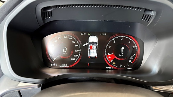 Volvo XC60 18 of 23