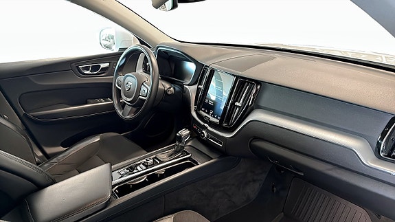 Volvo XC60 11 of 23