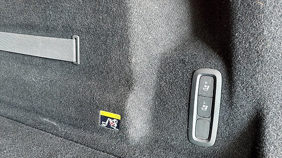 Volvo XC60 16 of 23