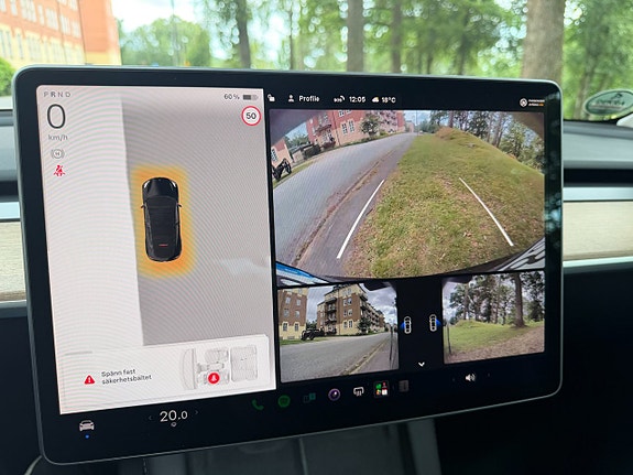 Tesla Model Y 10 of 11