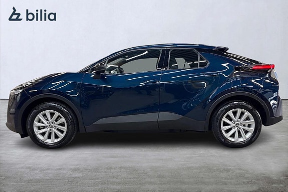 Toyota C-HR 3 of 21
