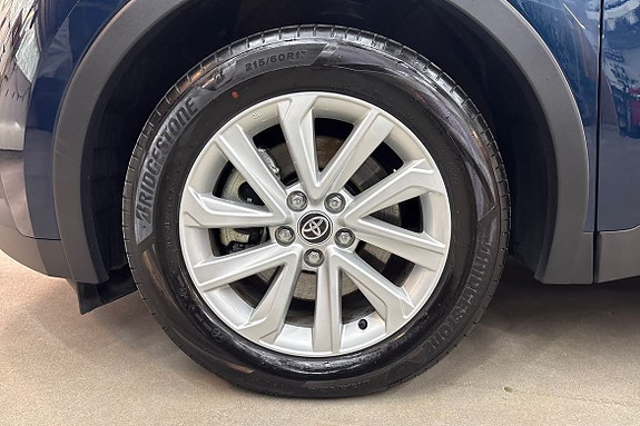 Toyota C-HR 17 of 21