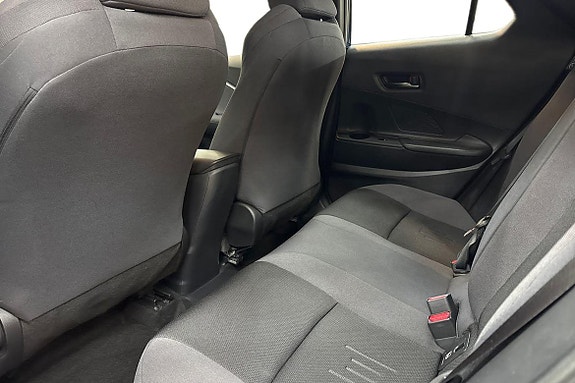 Toyota C-HR 13 of 21