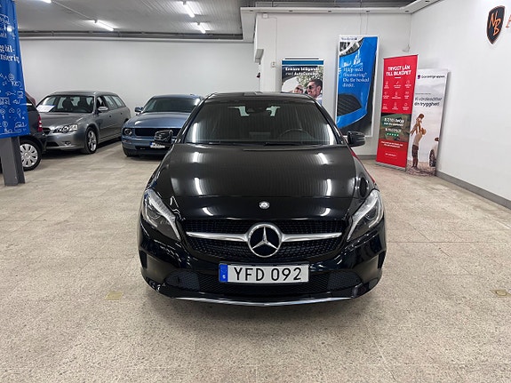 Mercedes-Benz A180 2 of 14