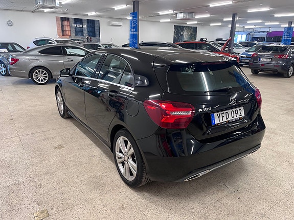 Mercedes-Benz A180 4 of 14