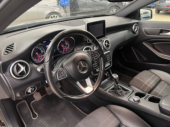 Mercedes-Benz A180 7 of 14